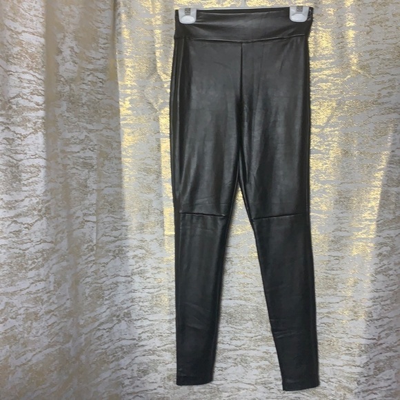 DYNAMITE Black Faux Leather Stretch Pants/Leggings Size XS - Picture 2 of 11